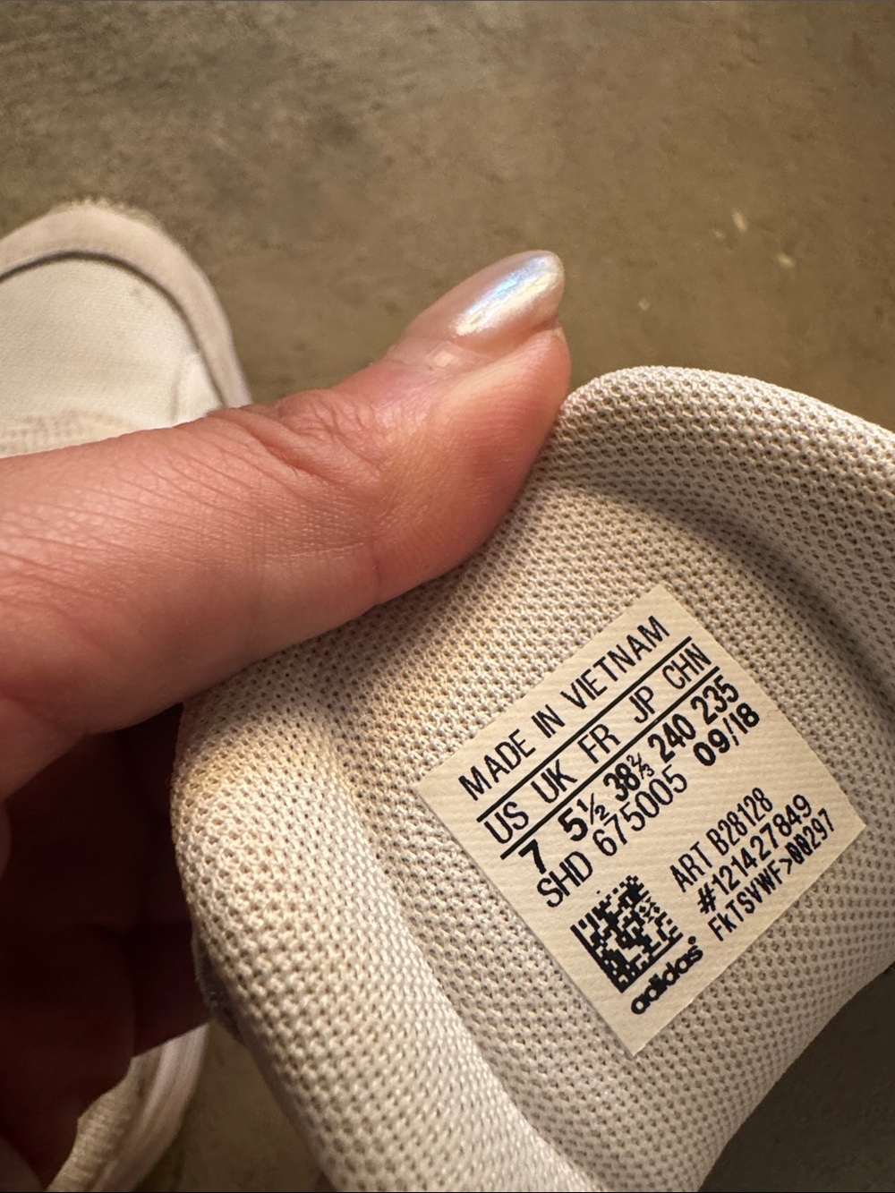 adidas Women's Falcon Sneaker in Grey and White size 7 - Picture 5 of 5